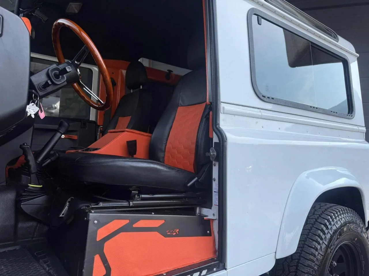 Land Rover Defender 2.2 TD4 Hard Top N1 foto 11