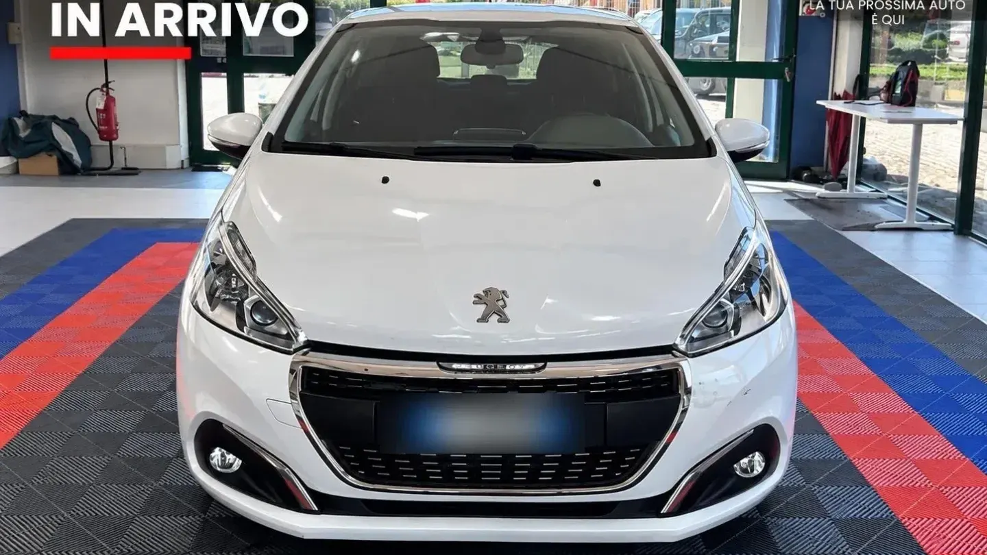 Peugeot 208 PureTech 82 S&S 5p. Signature