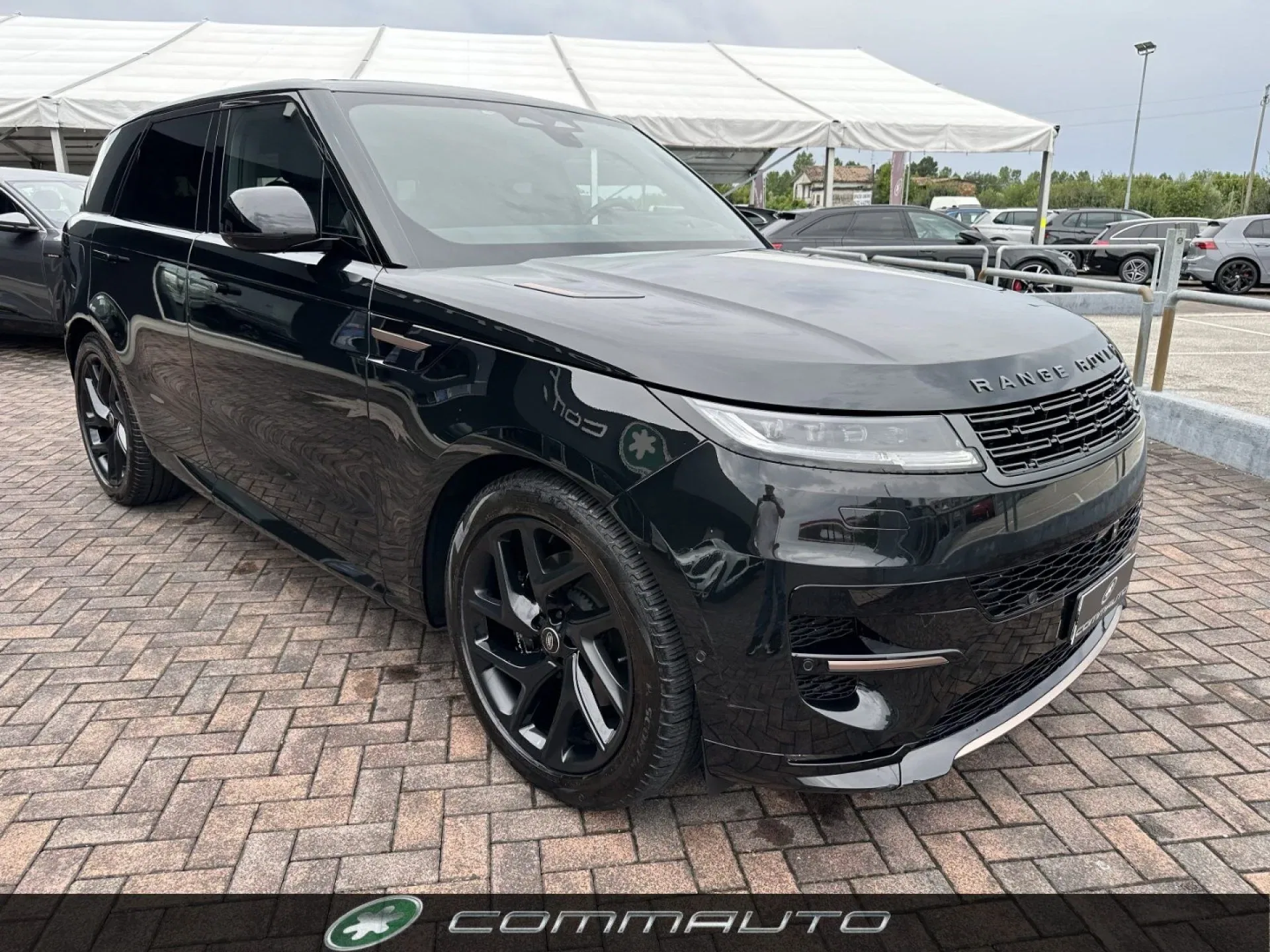 Land Rover Range Rover Sport 3.0D l6 300 CV Dynamic HSE foto 2