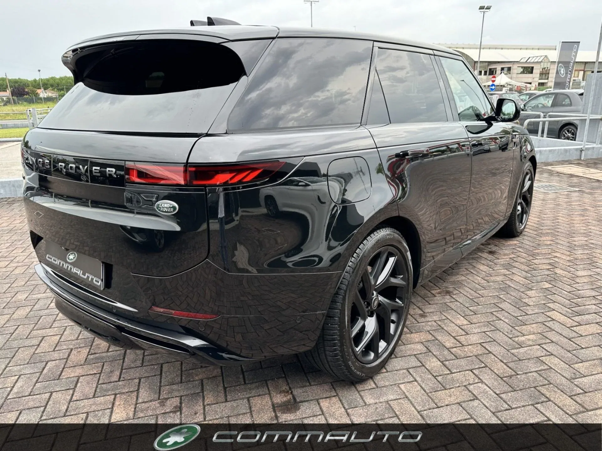 Land Rover Range Rover Sport 3.0D l6 300 CV Dynamic HSE foto 3
