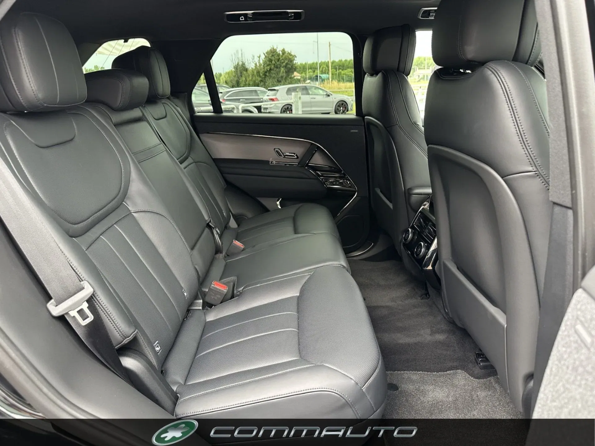 Land Rover Range Rover Sport 3.0D l6 300 CV Dynamic HSE foto 18