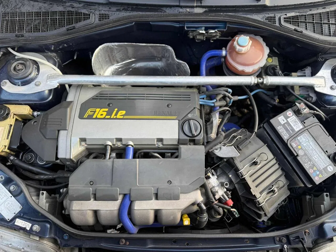 Renault Clio 2.0i 16V cat Williams foto 15