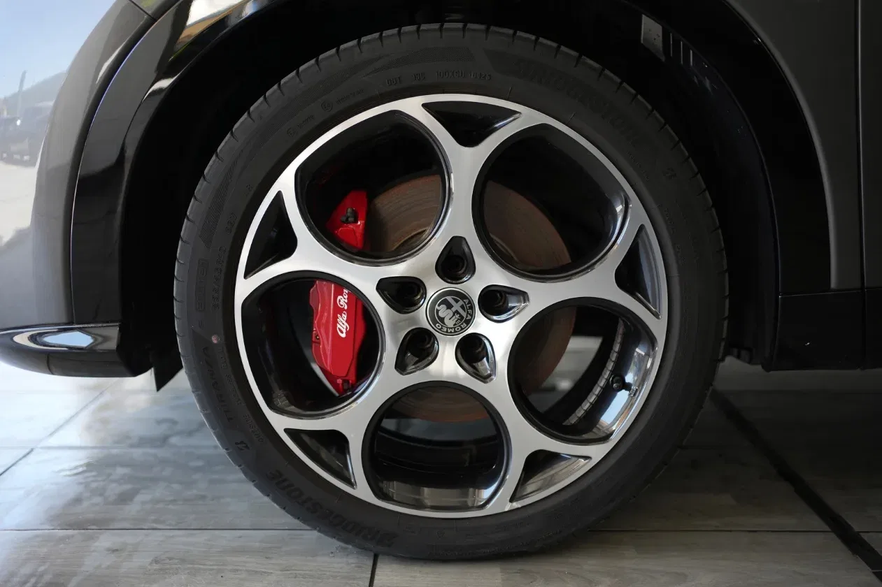 Alfa Romeo Tonale 1.5 160 CV MHEV TCT7 Veloce foto 4