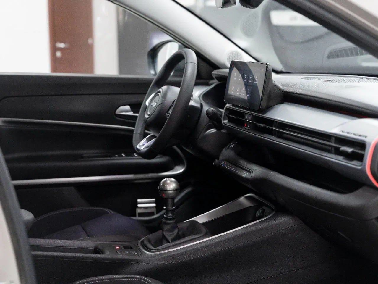 Jeep Avenger 1.2 Turbo Summit FWD 100CV foto 17