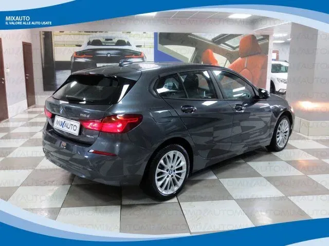 BMW 116 d 5 Porte Business Advantage AUT EU6 foto 2