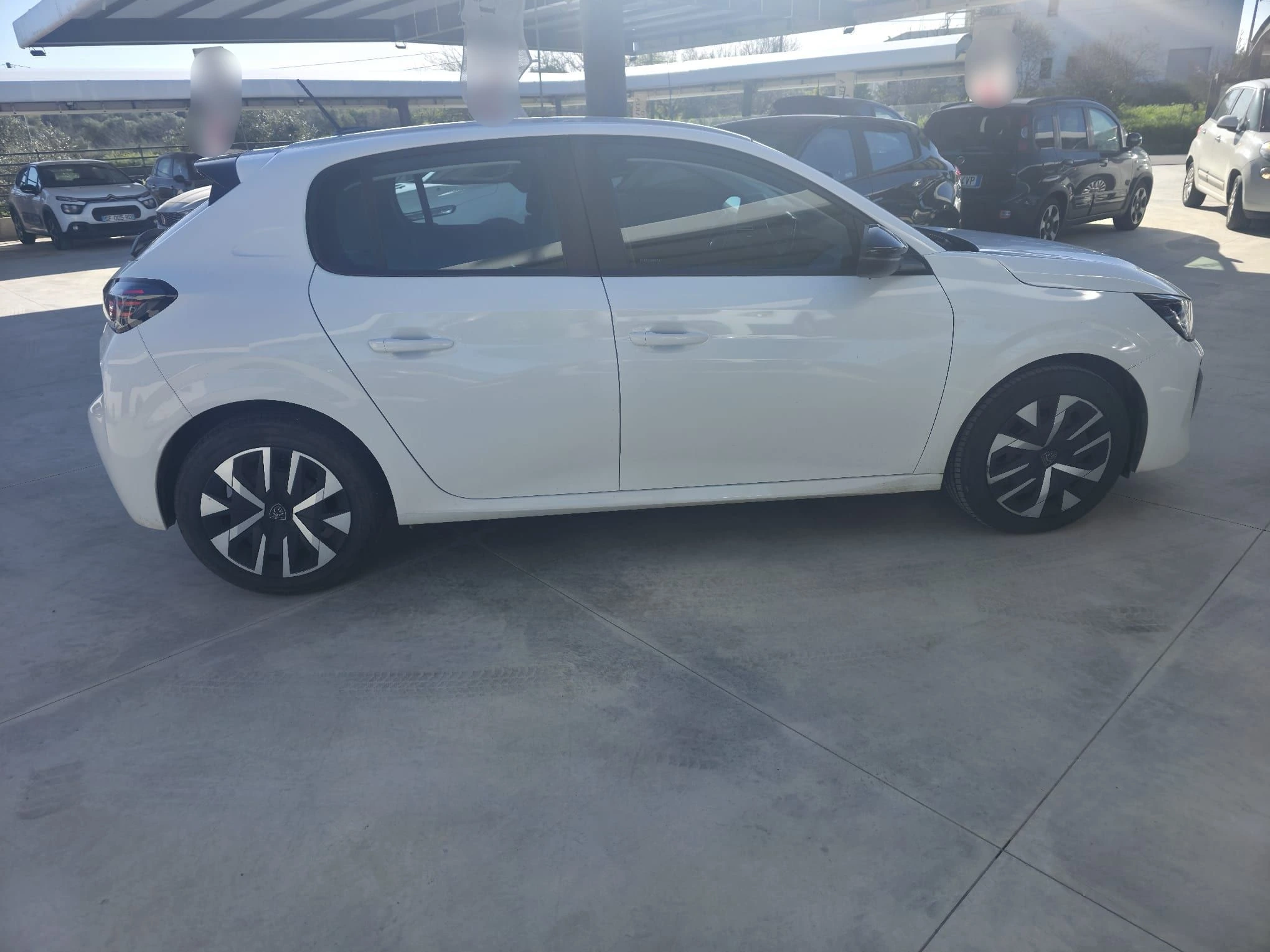 PEUGEUT 208 1,2 BENZINA foto 7