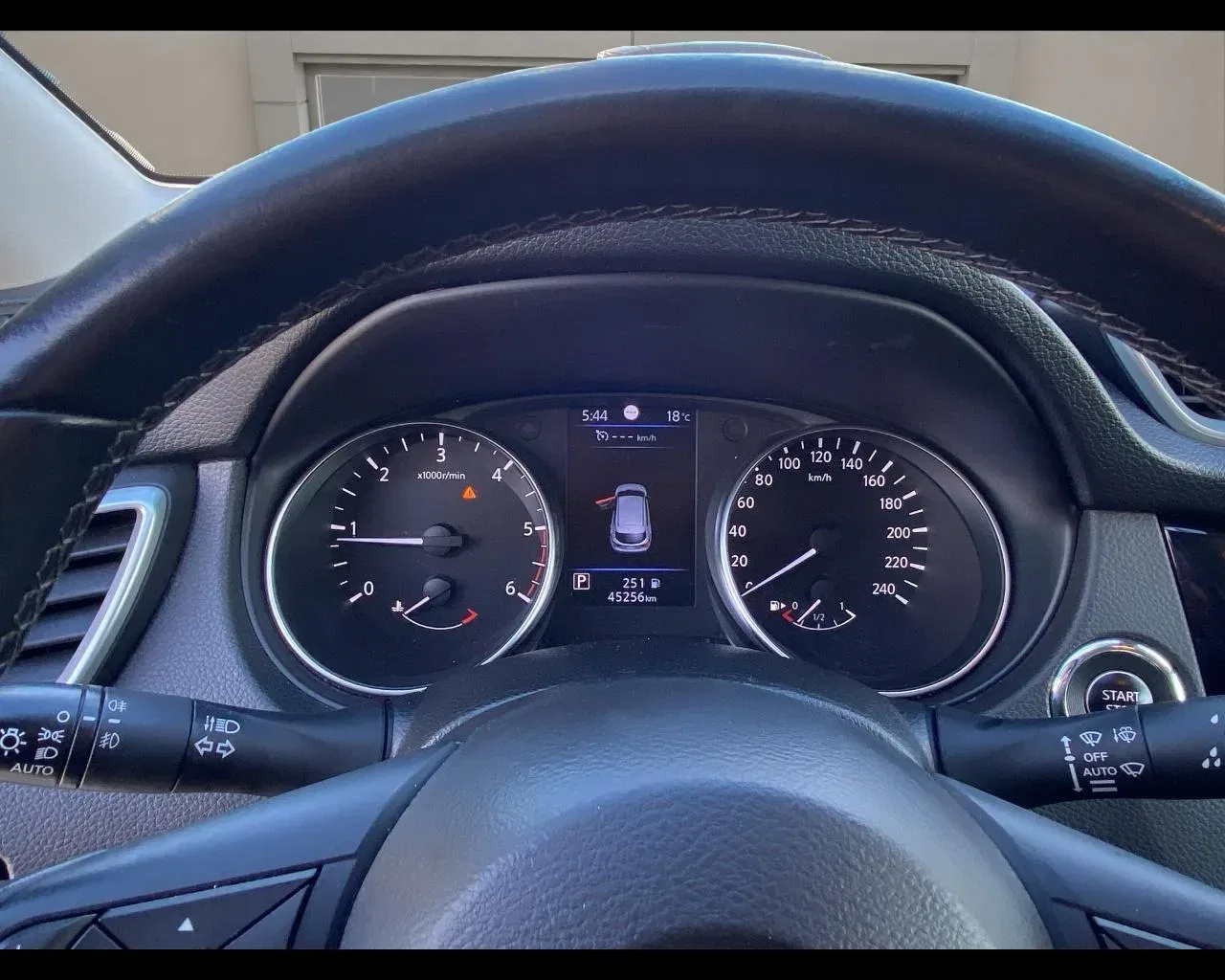 Nissan Qashqai 1.5 dCi 115 CV DCT N-Tec foto 12