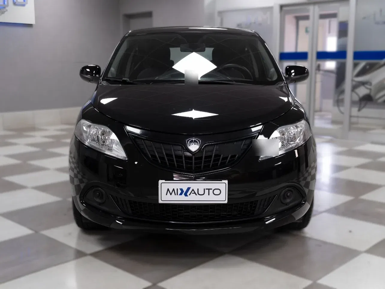 Lancia Ypsilon 1.0 Firefly Hybrid Silver 70CV 5 Porte foto 2
