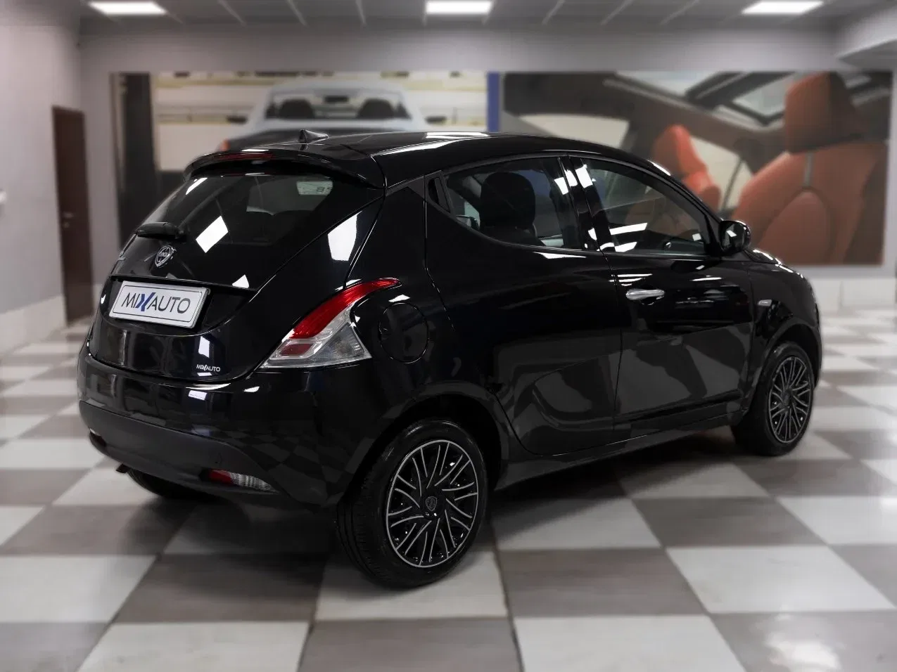 Lancia Ypsilon 1.0 Firefly Hybrid Silver 70CV 5 Porte foto 5