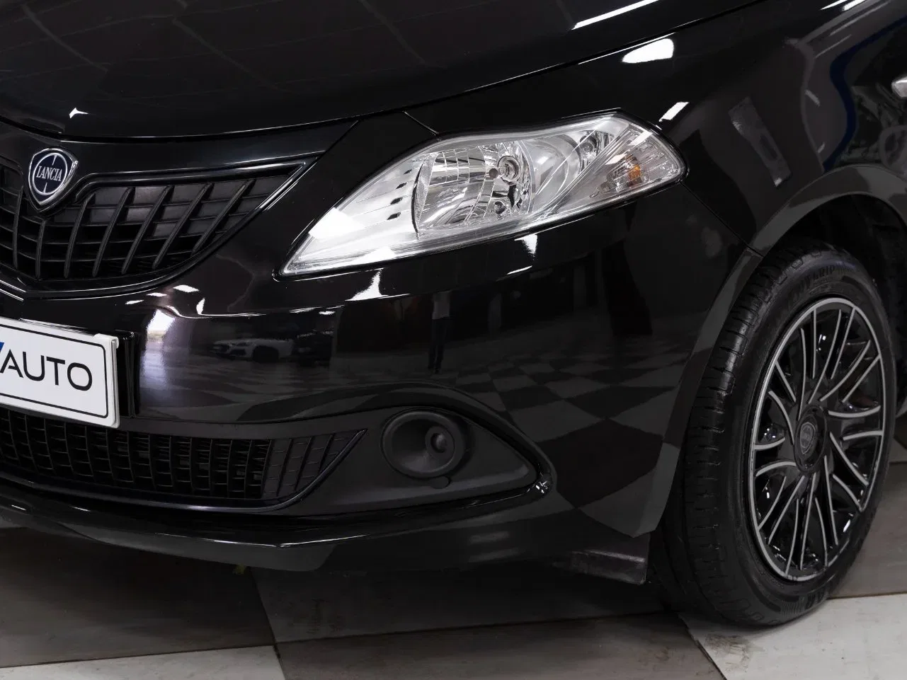 Lancia Ypsilon 1.0 Firefly Hybrid Silver 70CV 5 Porte foto 9