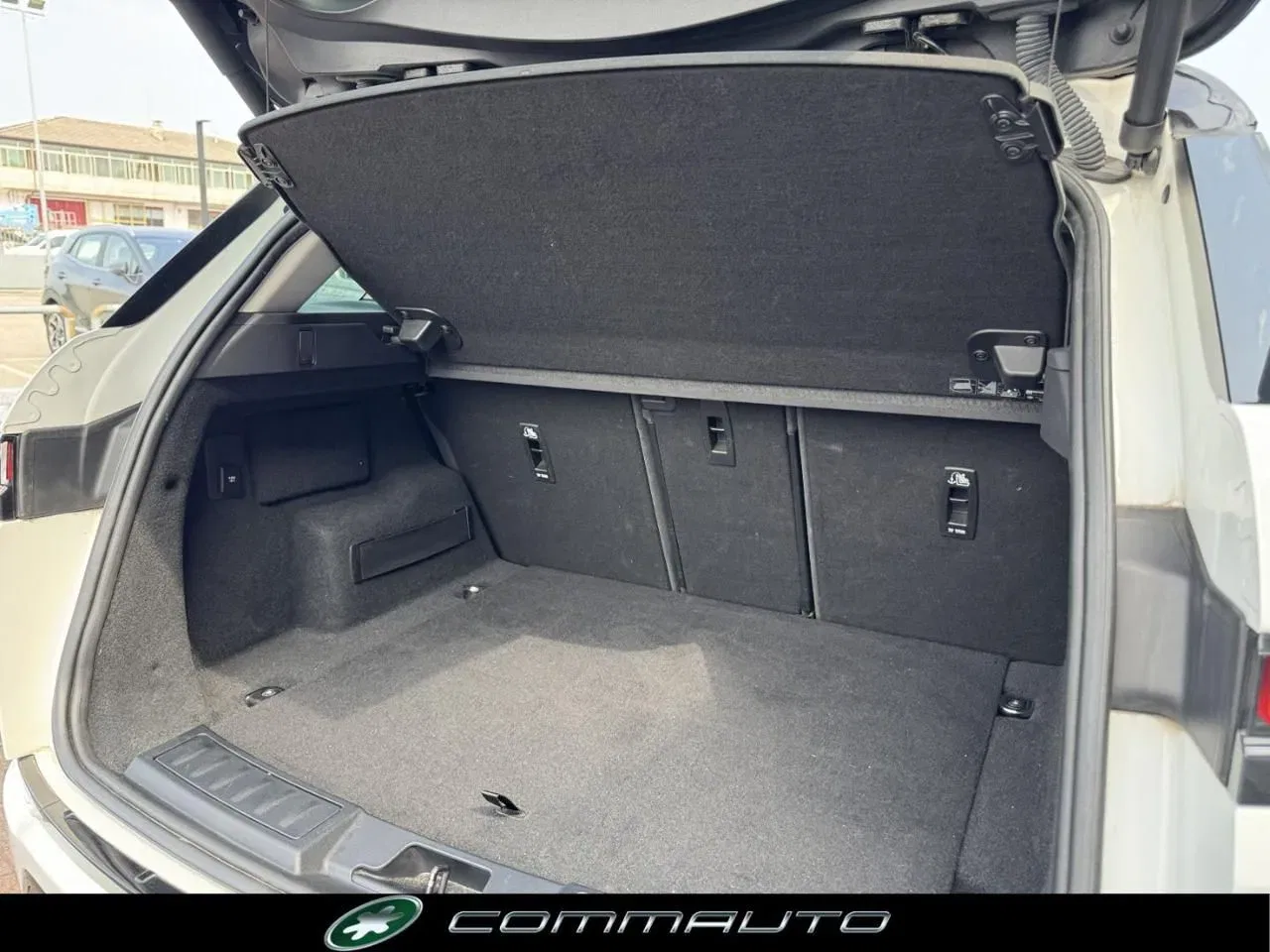 Land Rover Range Rover Evoque 2.0D I4 180 CV AWD Auto SE foto 30