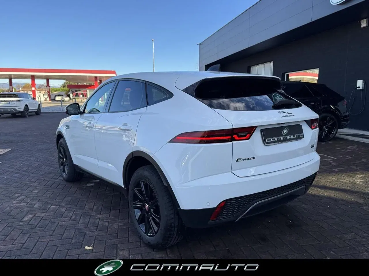 Jaguar E-Pace 2.0D 150 CV AWD aut. R-Dynamic S foto 6