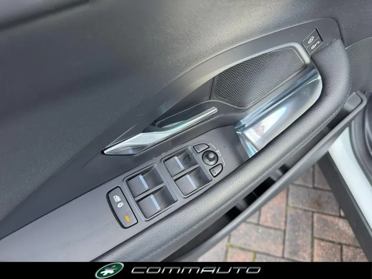 Jaguar E-Pace 2.0D 150 CV AWD aut. R-Dynamic S foto 12