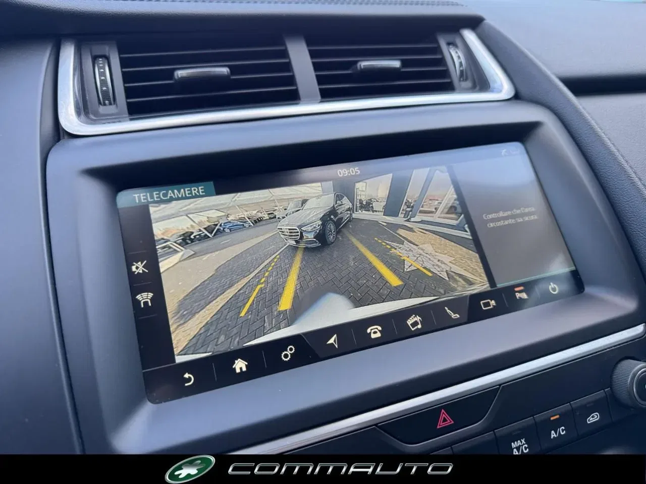 Jaguar E-Pace 2.0D 150 CV AWD aut. R-Dynamic S foto 25