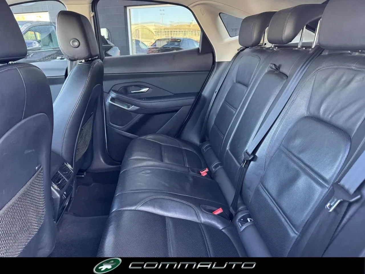 Jaguar E-Pace 2.0D 150 CV AWD aut. R-Dynamic S foto 29