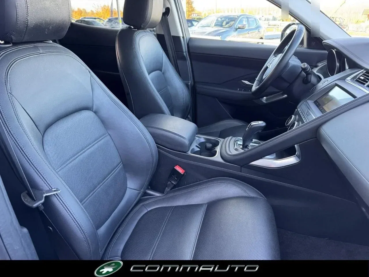 Jaguar E-Pace 2.0D 150 CV AWD aut. R-Dynamic S foto 31
