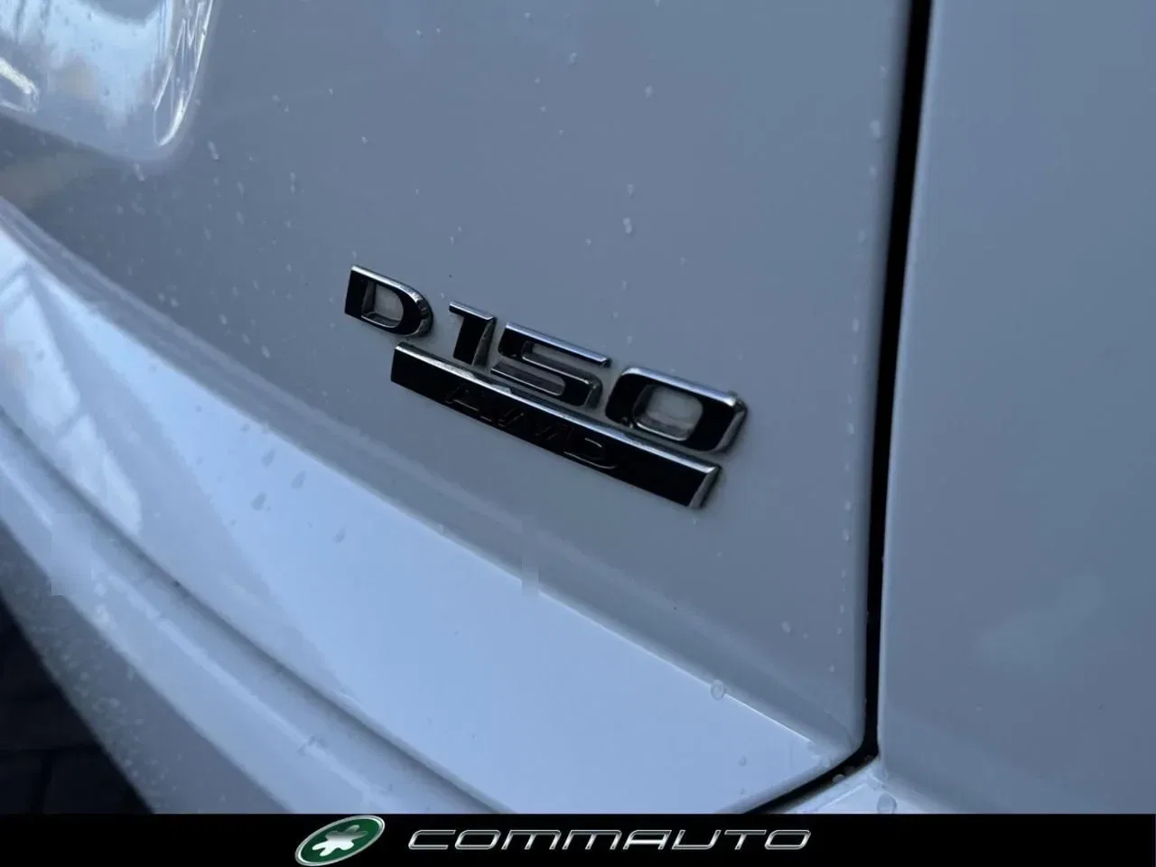 Jaguar E-Pace 2.0D 150 CV AWD aut. R-Dynamic S foto 35