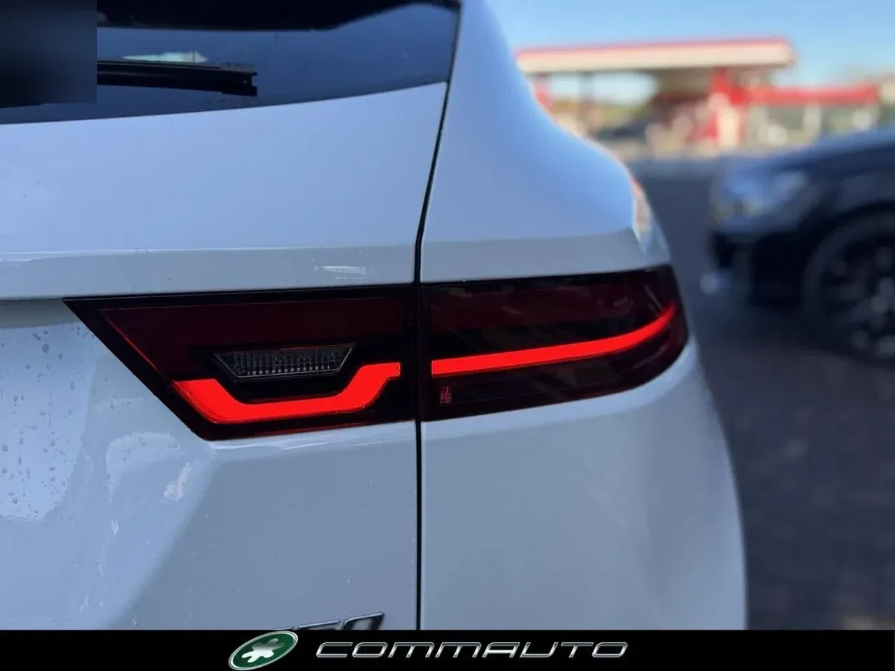 Jaguar E-Pace 2.0D 150 CV AWD aut. R-Dynamic S foto 34