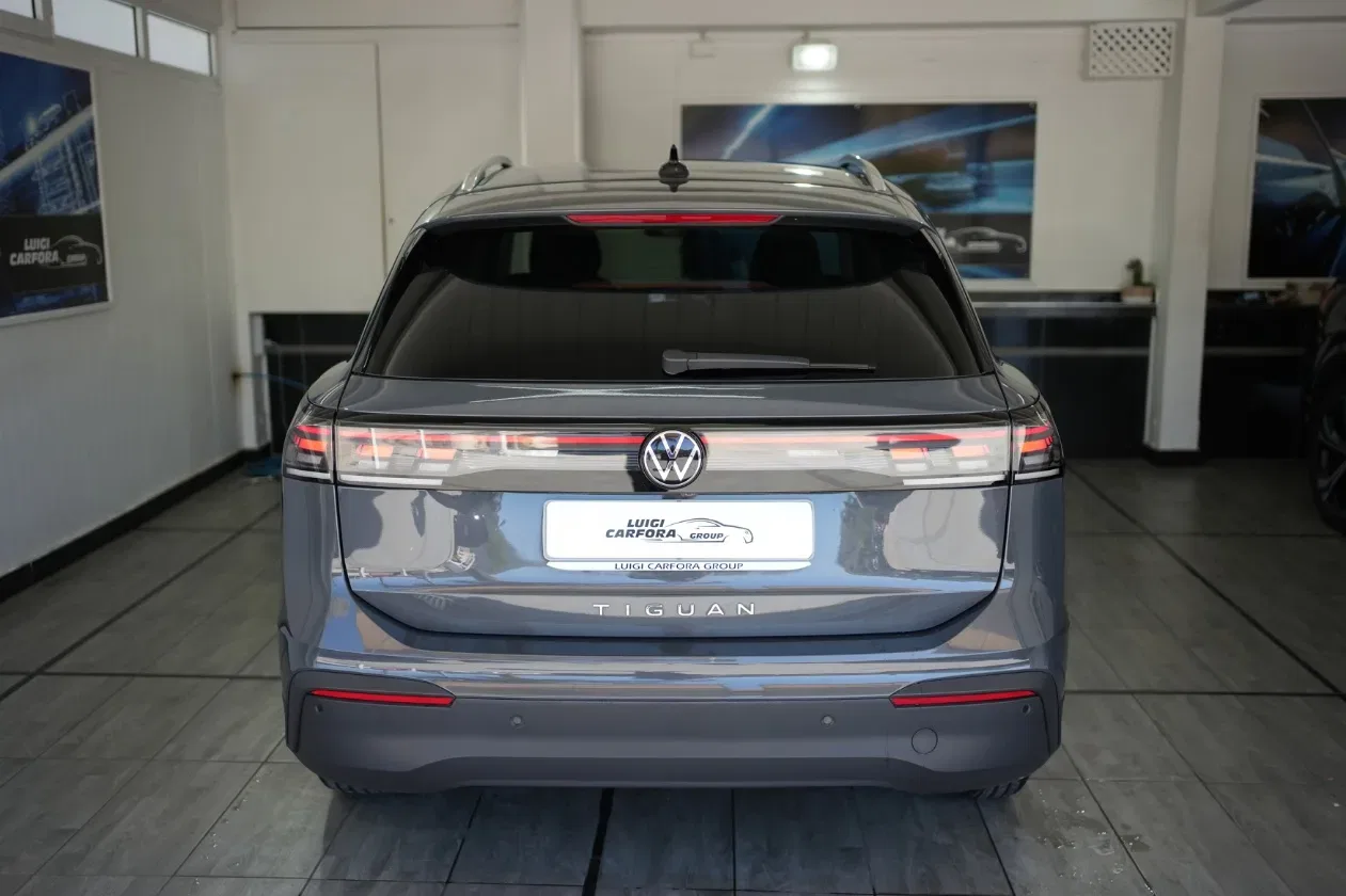 Volkswagen Tiguan 2.0 TDI 150 CV DSG Life foto 18