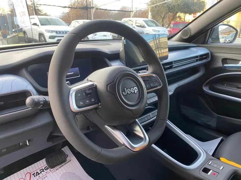 Jeep Avenger 1.2 turbo e-hybrid mhev The North Face 4xe 145cv edct6 foto 10