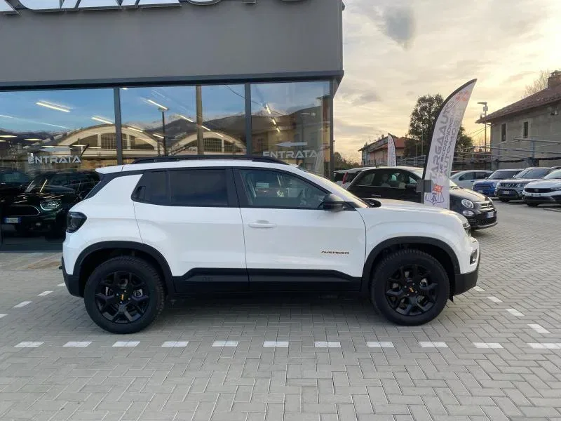 Jeep Avenger 1.2 turbo e-hybrid mhev The North Face 4xe 145cv edct6 foto 4