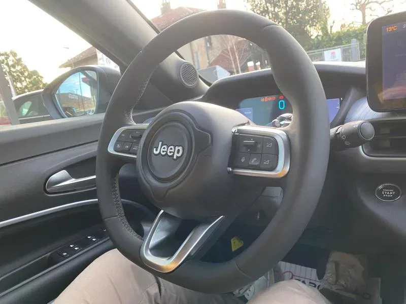Jeep Avenger 1.2 turbo e-hybrid mhev The North Face 4xe 145cv edct6 foto 11