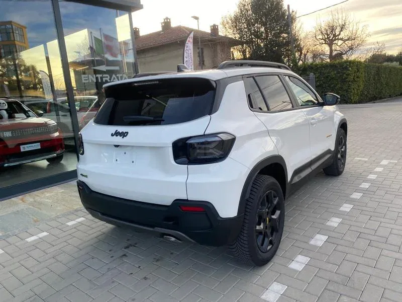Jeep Avenger 1.2 turbo e-hybrid mhev The North Face 4xe 145cv edct6 foto 6