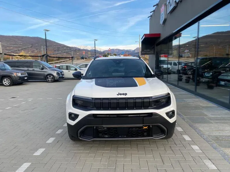 Jeep Avenger 1.2 turbo e-hybrid mhev The North Face 4xe 145cv edct6 foto 3