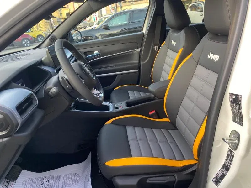 Jeep Avenger 1.2 turbo e-hybrid mhev The North Face 4xe 145cv edct6 foto 8
