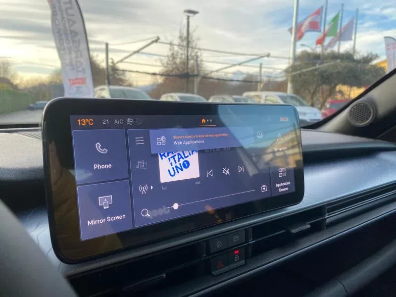 Jeep Avenger 1.2 turbo e-hybrid mhev The North Face 4xe 145cv edct6 foto 13
