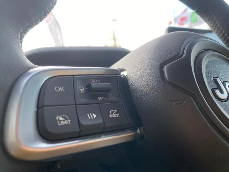 Jeep Avenger 1.2 turbo e-hybrid mhev The North Face 4xe 145cv edct6 foto 19
