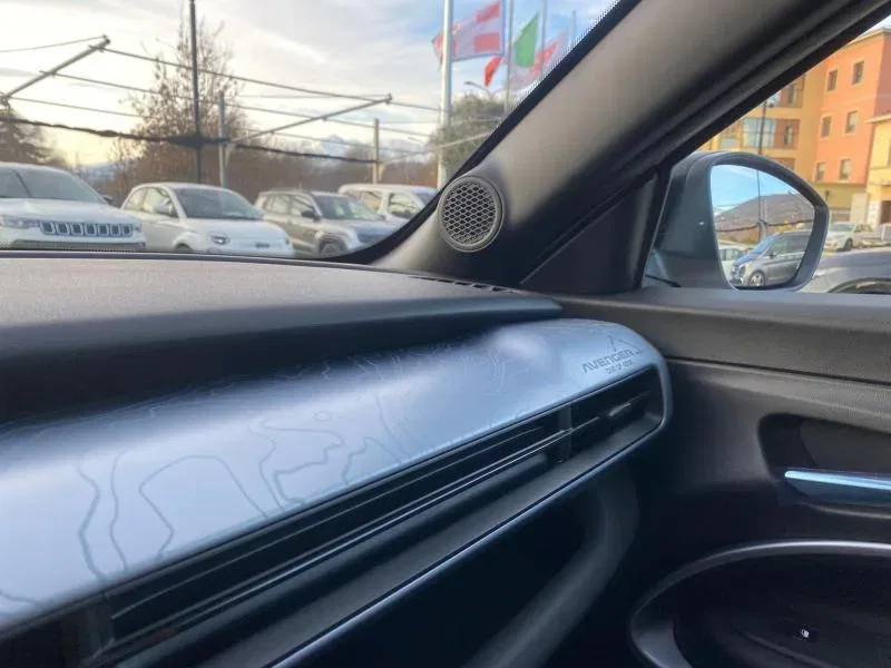 Jeep Avenger 1.2 turbo e-hybrid mhev The North Face 4xe 145cv edct6 foto 16