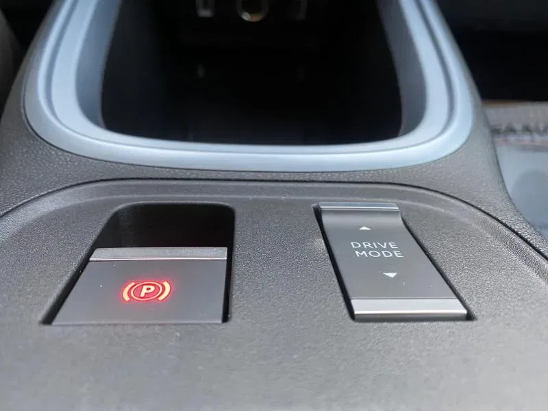 Jeep Avenger 1.2 turbo e-hybrid mhev The North Face 4xe 145cv edct6 foto 17