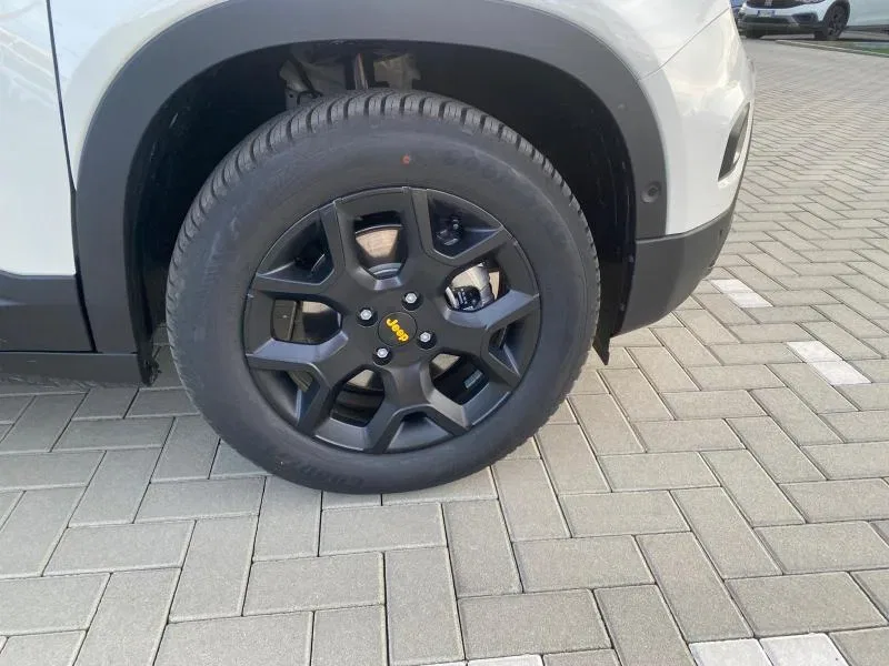 Jeep Avenger 1.2 turbo e-hybrid mhev The North Face 4xe 145cv edct6 foto 25