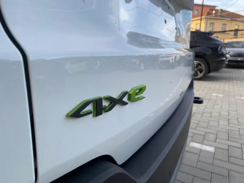 Jeep Avenger 1.2 turbo e-hybrid mhev The North Face 4xe 145cv edct6 foto 23