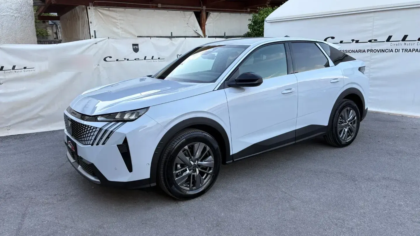 Peugeot 3008 Hybrid 145 e-DCS6 Allure KM/0