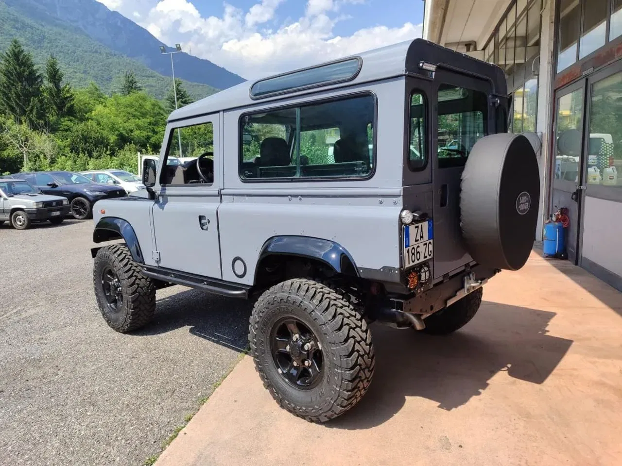 Land Rover Defender 3.9 182 CV DEVOURER OF LAND foto 4