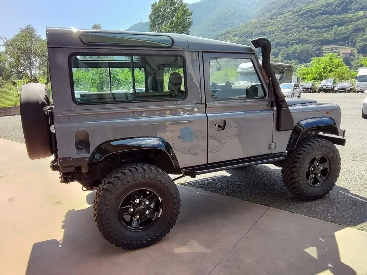 Land Rover Defender 3.9 182 CV DEVOURER OF LAND foto 5