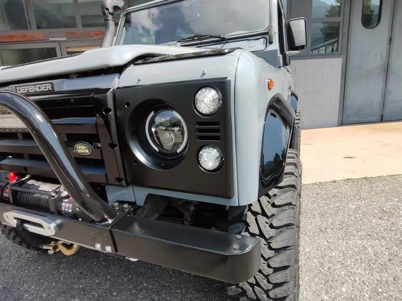Land Rover Defender 3.9 182 CV DEVOURER OF LAND foto 18
