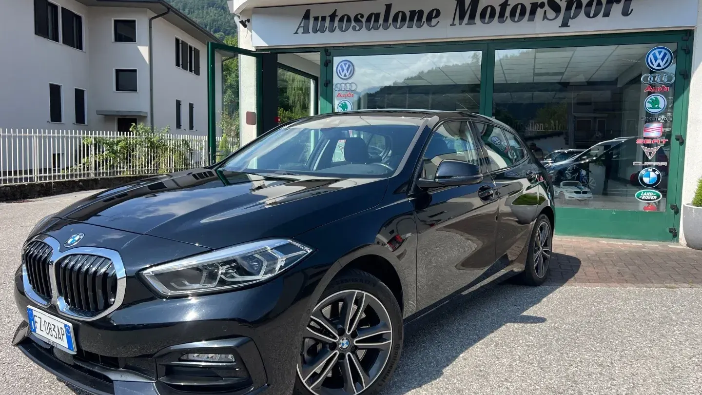BMW 120d xDrive 5p. Sport RETROCAMERA