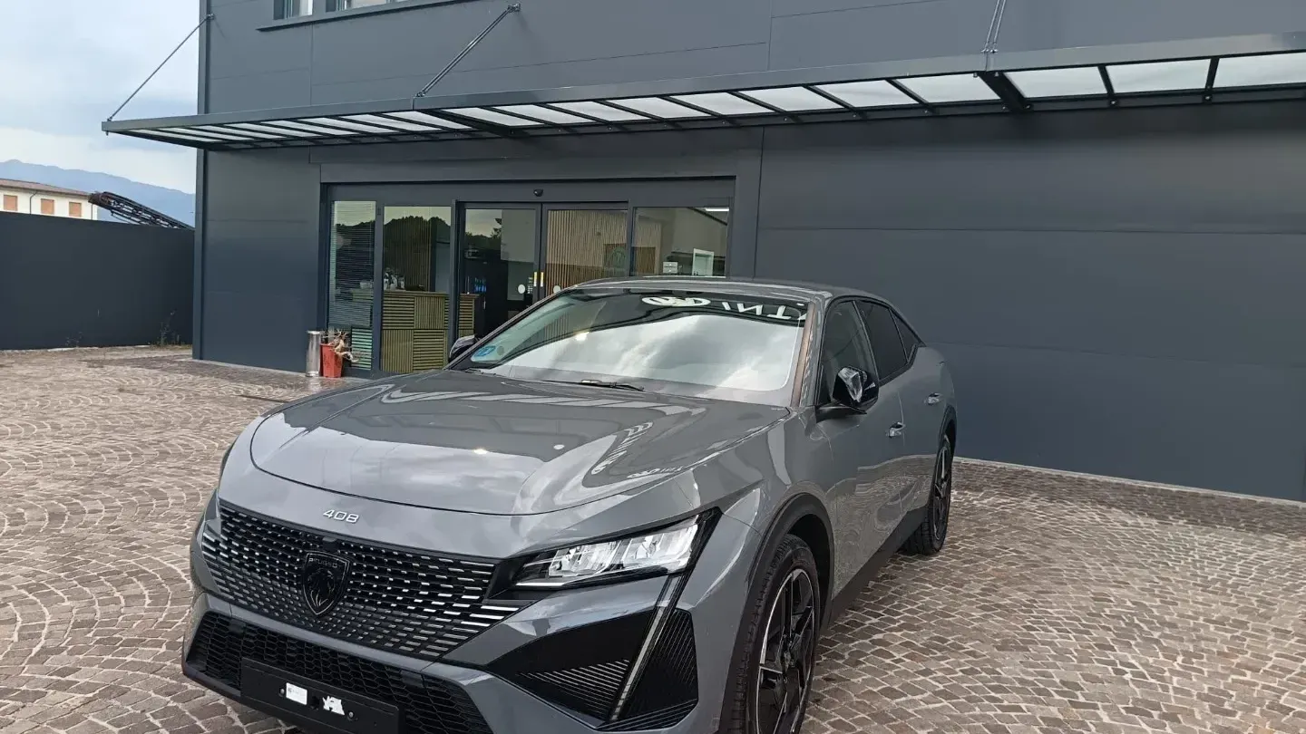 Peugeot 408 Plug-in Hybrid 225 e-EAT8 Allure