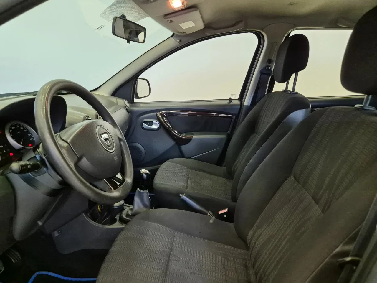 Dacia Duster 1.6 Ambiance 4x2 110cv - NEOPATENTATI - Clima - Radio Mp3 foto 8