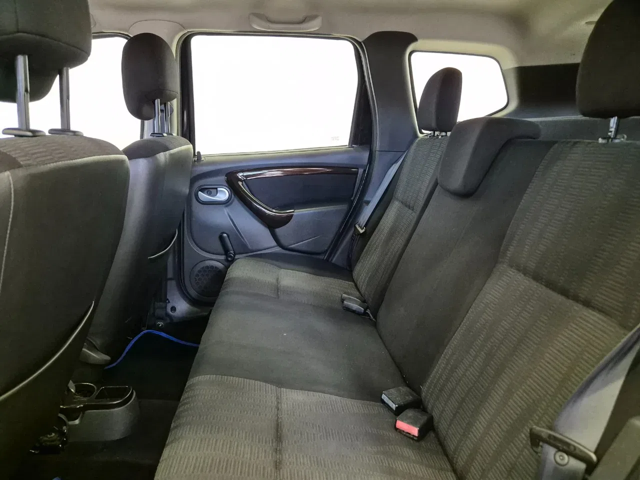 Dacia Duster 1.6 Ambiance 4x2 110cv - NEOPATENTATI - Clima - Radio Mp3 foto 14