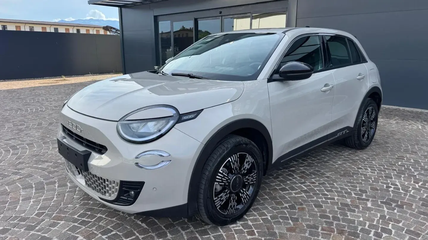 Fiat 600 Hybrid 145 CV DCT MHEV Icon