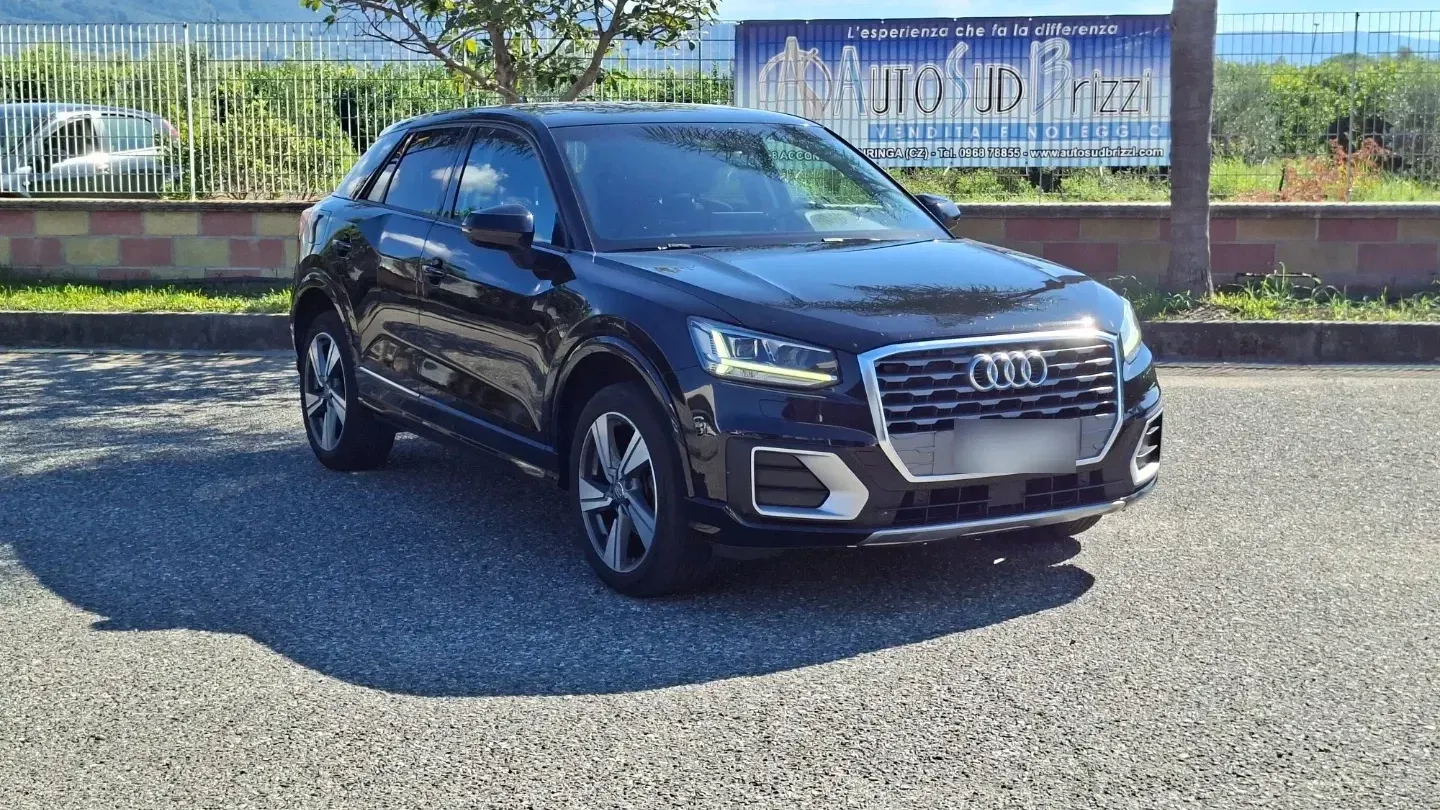 Audi Q2 30 TDI S tronic Identity Black