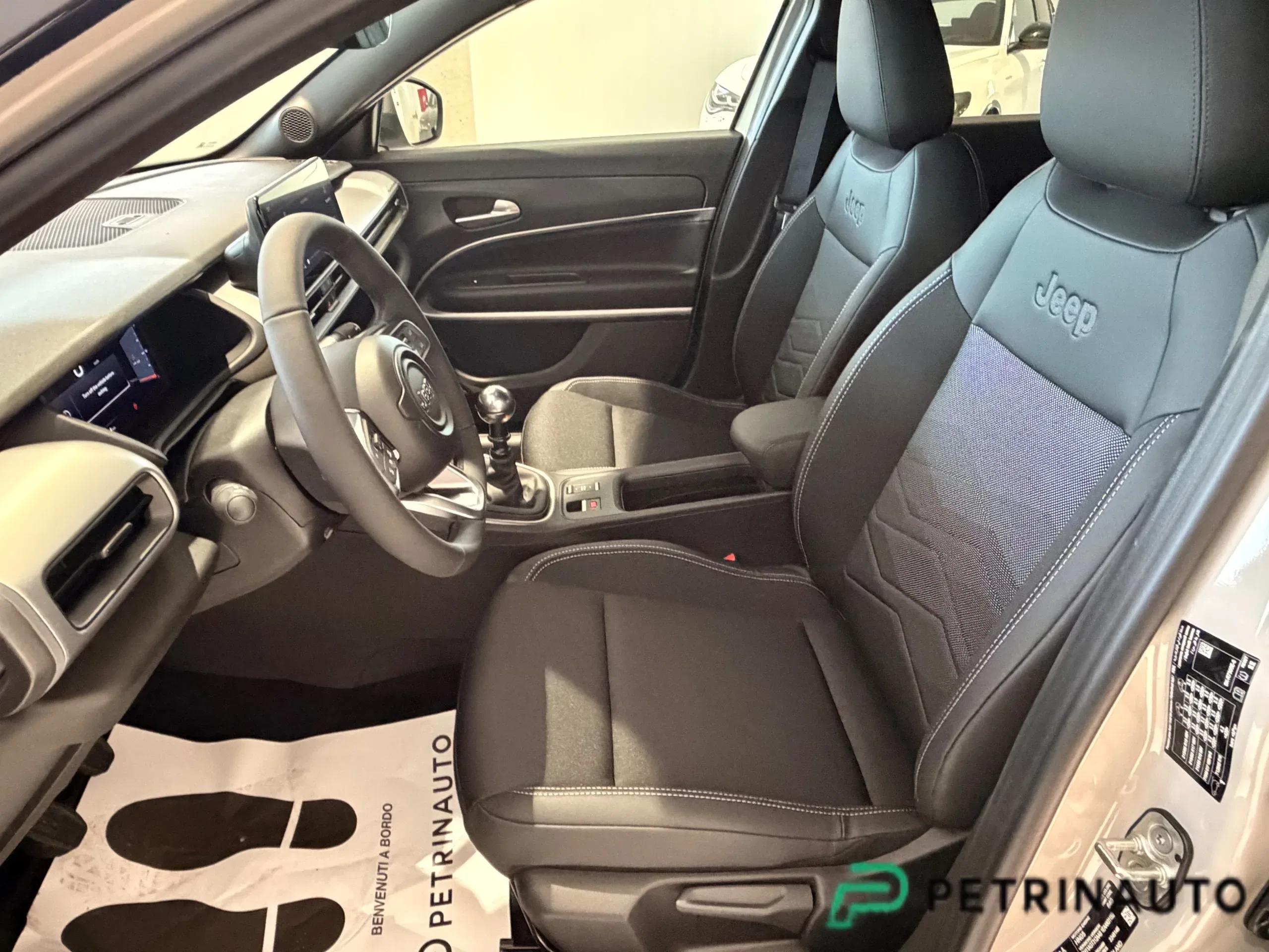 Jeep Avenger 1.2 turbo Summit 100cv B-Color+Infotainment Pack Nazionale foto 12