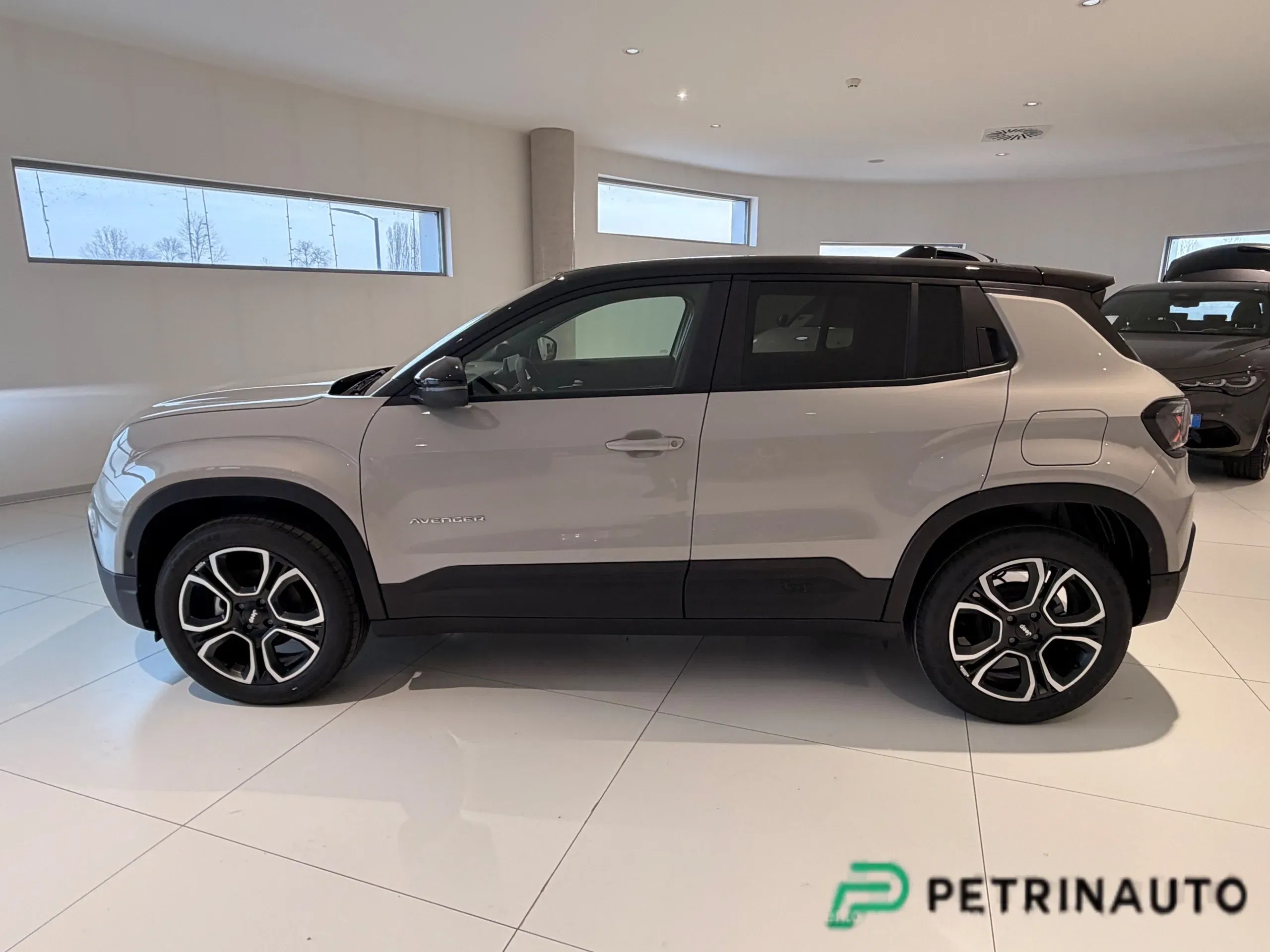 Jeep Avenger 1.2 turbo Summit 100cv B-Color+Infotainment Pack Nazionale foto 4