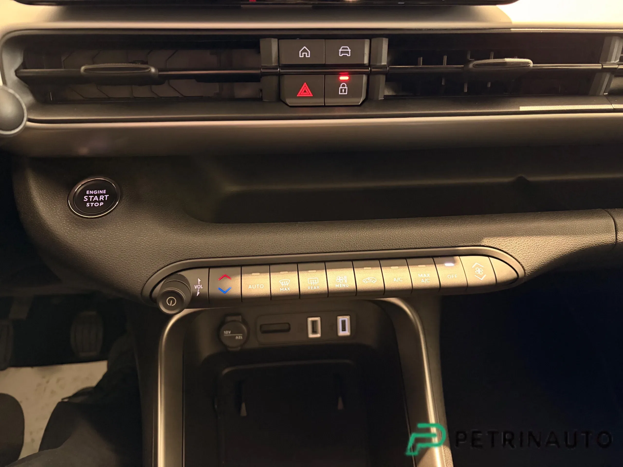 Jeep Avenger 1.2 turbo Summit 100cv B-Color+Infotainment Pack Nazionale foto 18