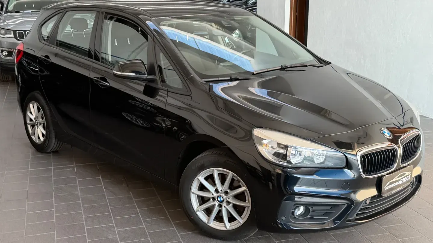 BMW 220i Active Tourer Advantage