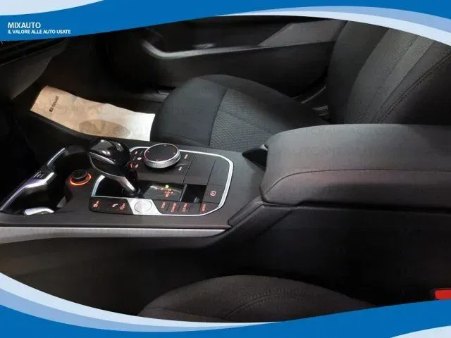 BMW 116 d 5 Porte Sport AUT EU6 foto 9